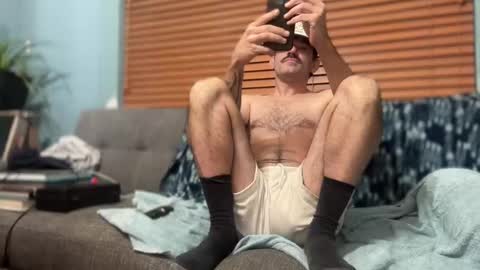 Snapshot of masculinehole chatting on October 19, 5:23 am Masculine Hole online show from October 19, 5:23 am