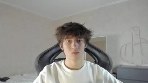 Snapshot of mason_jr chatting on October 7, 5:42 pm mason_jr online show from October 7, 5:42 pm