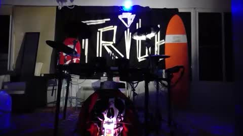 Snapshot of massageartist chatting on November 2, 1:38 am HappyZending online show from November 2, 1:38 am