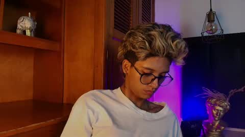 Snapshot of massimo_alessandro chatting on September 18, 5:33 am online show from September 18, 5:33 am