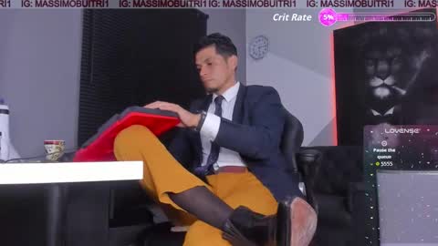 Snapshot of massimo_g chatting on October 17, 12:25 am I am Massimo online show from October 17, 12:25 am