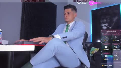 Snapshot of massimo_g chatting on January 29, 12:33 am I am Massimo online show from January 29, 12:33 am