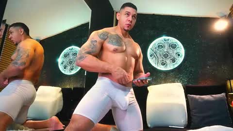 massimowalton2 online show from December 19, 1:17 pm