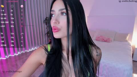 Snapshot of massivecockfuckbunny chatting on January 12, 6:26 pm Eve Independent model online show from January 12, 6:26 pm