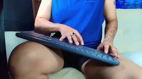 Snapshot of master_zanyn chatting on September 13, 11:40 pm master_zanyn online show from September 13, 11:40 pm