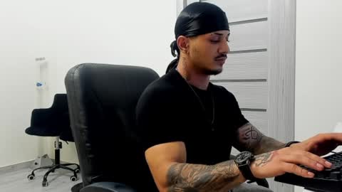 masterchris12 online show from December 3, 8:55 pm