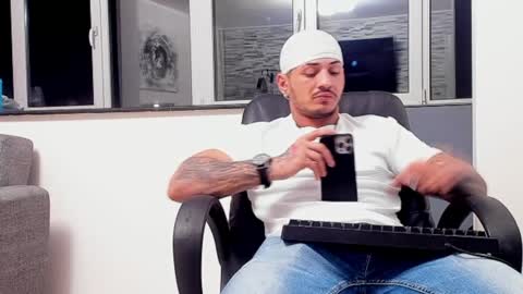 masterchris12 online show from December 11, 12:12 am