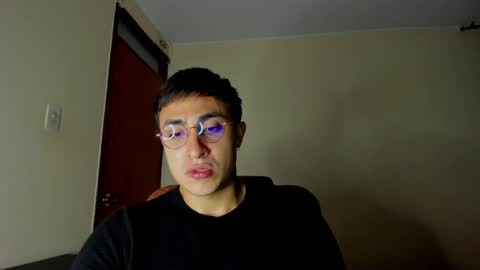 Snapshot of masterfiterotic chatting on February 15, 2:37 am masterfiterotic online show from February 15, 2:37 am