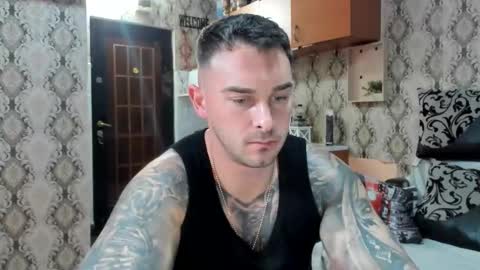 Snapshot of mastermusclejon chatting on October 21, 7:39 pm Jon online show from October 21, 7:39 pm