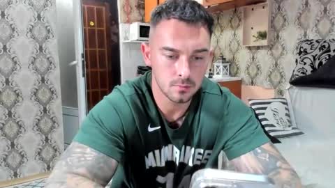 Snapshot of mastermusclejon chatting on September 22, 8:02 pm Jon online show from September 22, 8:02 pm