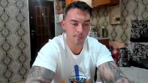 Snapshot of mastermusclejon chatting on October 19, 8:46 pm Jon online show from October 19, 8:46 pm