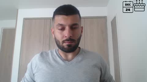 Snapshot of masterofinfatuation chatting on December 20, 1:43 pm   online show from December 20, 1:43 pm