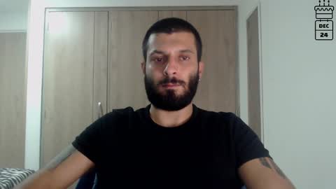 Snapshot of masterofinfatuation chatting on December 15, 1:13 am   online show from December 15, 1:13 am