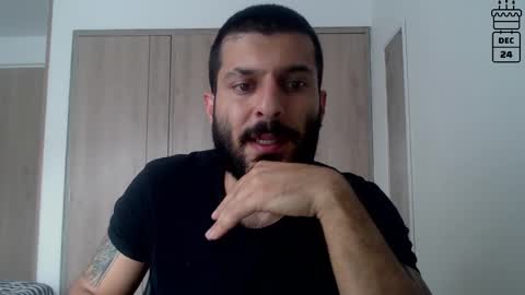 Snapshot of masterofinfatuation chatting on December 14, 9:13 pm   online show from December 14, 9:13 pm