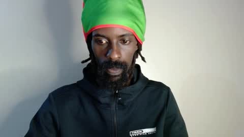 Snapshot of masterr_bate chatting on October 8, 3:02 am Marl online show from October 8, 3:02 am