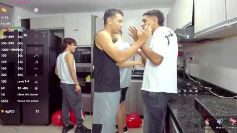 Snapshot of masters_sexx chatting on September 20, 11:35 am Team Cris Darwin- Fernando- Stiven- David online show from September 20, 11:35 am