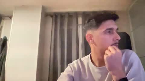 Aaron online show from January 12, 8:49 pm