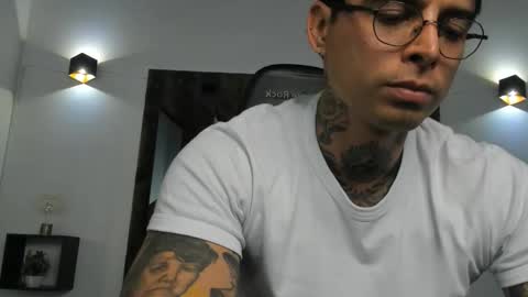 mateo_dilucajs1 online show from October 4, 10:51 pm