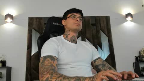 mateo_dilucajs1 online show from October 13, 8:55 pm