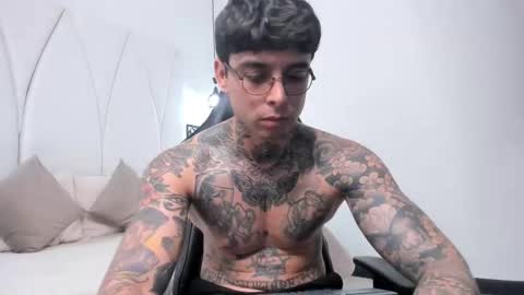 mateo_dilucajs1 online show from September 11, 12:23 am