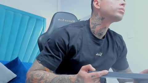 mateo_dilucajs1 online show from January 12, 9:22 pm