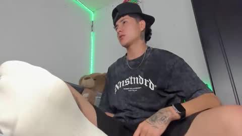 mateo_escobar online show from November 26, 2:09 am