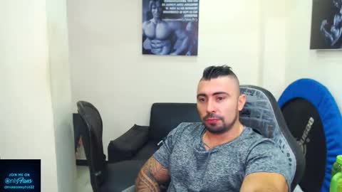 Snapshot of mateosexyhot22 chatting on October 14, 4:43 pm Mateo online show from October 14, 4:43 pm
