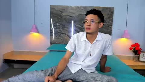 matheoo_23 online show from March 21, 7:29 pm