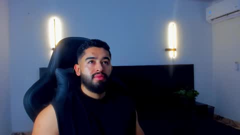 Mathew Flintt  online show from March 27, 1:33 am