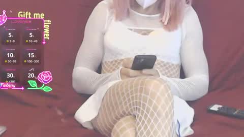 LooLa online show from November 19, 8:35 am