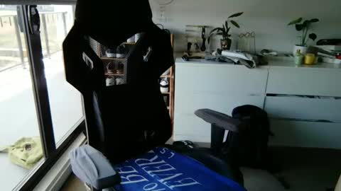 MRD online show from December 27, 2:58 am