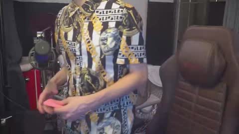 Matt Cash online show from November 18, 2:03 am