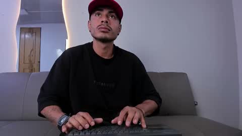 Matthew online show from November 27, 9:33 pm