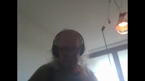 Snapshot of matthy60 chatting on October 4, 10:35 am Matthias online show from October 4, 10:35 am
