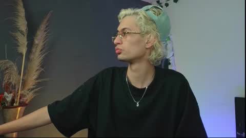 Snapshot of mattias_dantee chatting on September 27, 3:48 am mattias online show from September 27, 3:48 am
