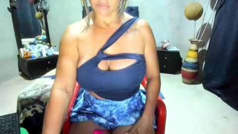 Snapshot of mature_bigboobs__ chatting on September 23, 6:03 pm mature_bigboobs__ online show from September 23, 6:03 pm