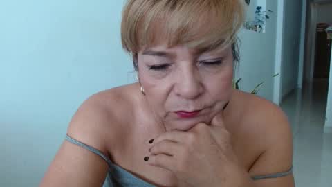 Snapshot of maturetigress4c chatting on February 6, 1:21 pm Cecilia online show from February 6, 1:21 pm