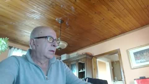 Maurice online show from March 25, 1:18 pm