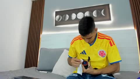 mauro_boy online show from June 27, 7:09 pm