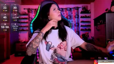 Hilary online show from February 4, 11:30 pm