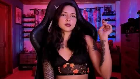 Hilary online show from February 24, 9:51 pm