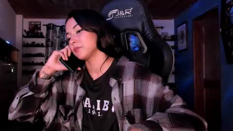 Hilary online show from November 18, 9:40 pm