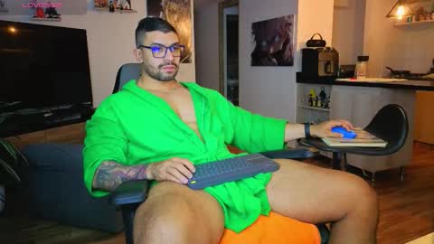 Max online show from November 26, 3:26 am