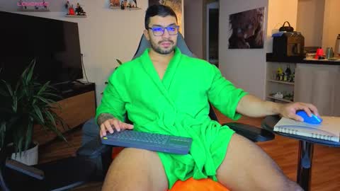 Max online show from November 17, 1:52 am