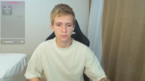 Snapshot of max_gen chatting on October 23, 12:12 am Max Gen with tats 24years And Ethan without tats 20 years online show from October 23, 12:12 am