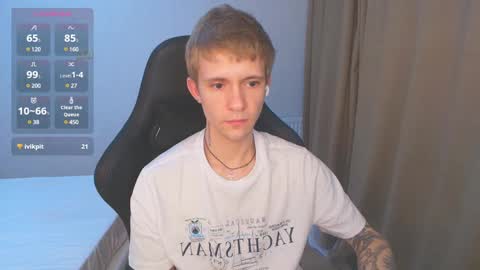 Snapshot of max_gen chatting on February 24, 10:36 pm Max Gen with tats 24years And Ethan without tats 20 years online show from February 24, 10:36 pm