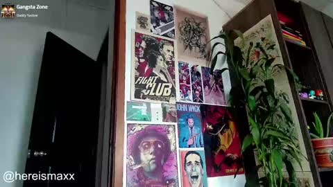 Snapshot of max_greenn chatting on December 3, 6:55 pm Max Follow me IGX hereismaxx online show from December 3, 6:55 pm