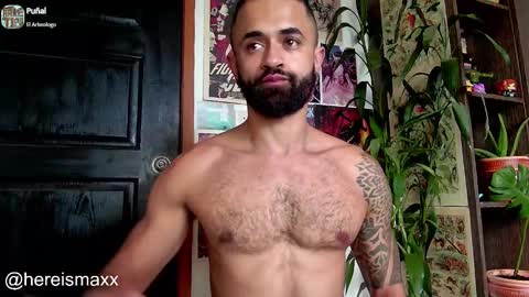 Snapshot of max_greenn chatting on December 18, 5:31 pm Max Follow me IGX hereismaxx online show from December 18, 5:31 pm