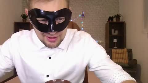 Snapshot of max_mila_888 chatting on September 16, 7:11 am Max Aliya online show from September 16, 7:11 am