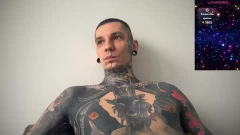 Snapshot of max_reaves chatting on February 19, 6:33 am online show from February 19, 6:33 am